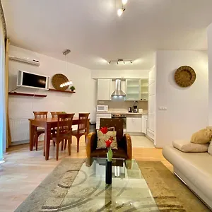 Appartamento Downtown Vibe-kiraly Ii Apts W Private Balcony, Budapest