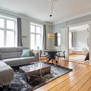 designer-apartment-heart-of-copenhagen-125sqm.copenhagenhotelselect.com/