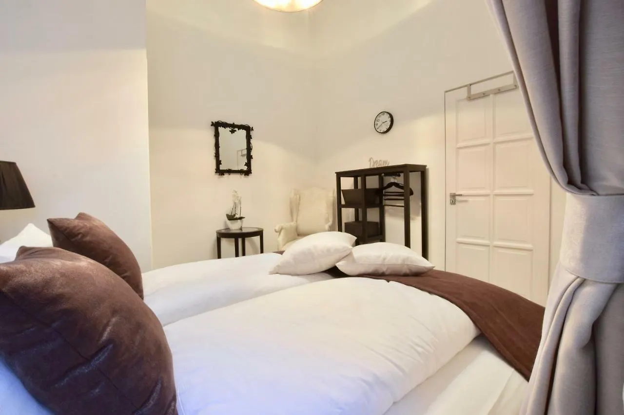 Luxury Apartment By Hi5 - Havas Street Budapest Ungheria